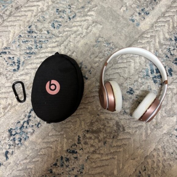 Beats by Dr Dre Beats Solo3 Wireless Headphones Rose Gold - Picture 1 of 3